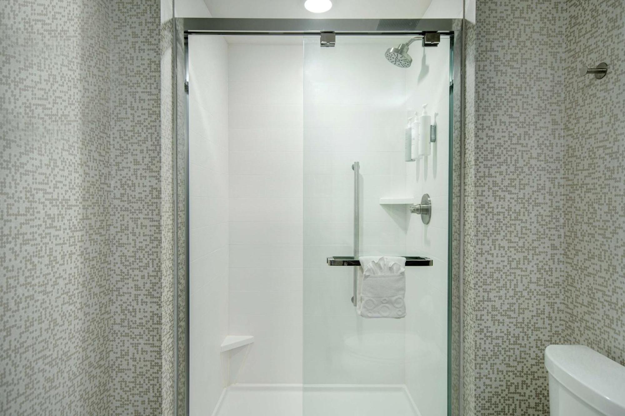 Home2 Suites By Hilton Grand Rapids Airport Kentwood Ngoại thất bức ảnh