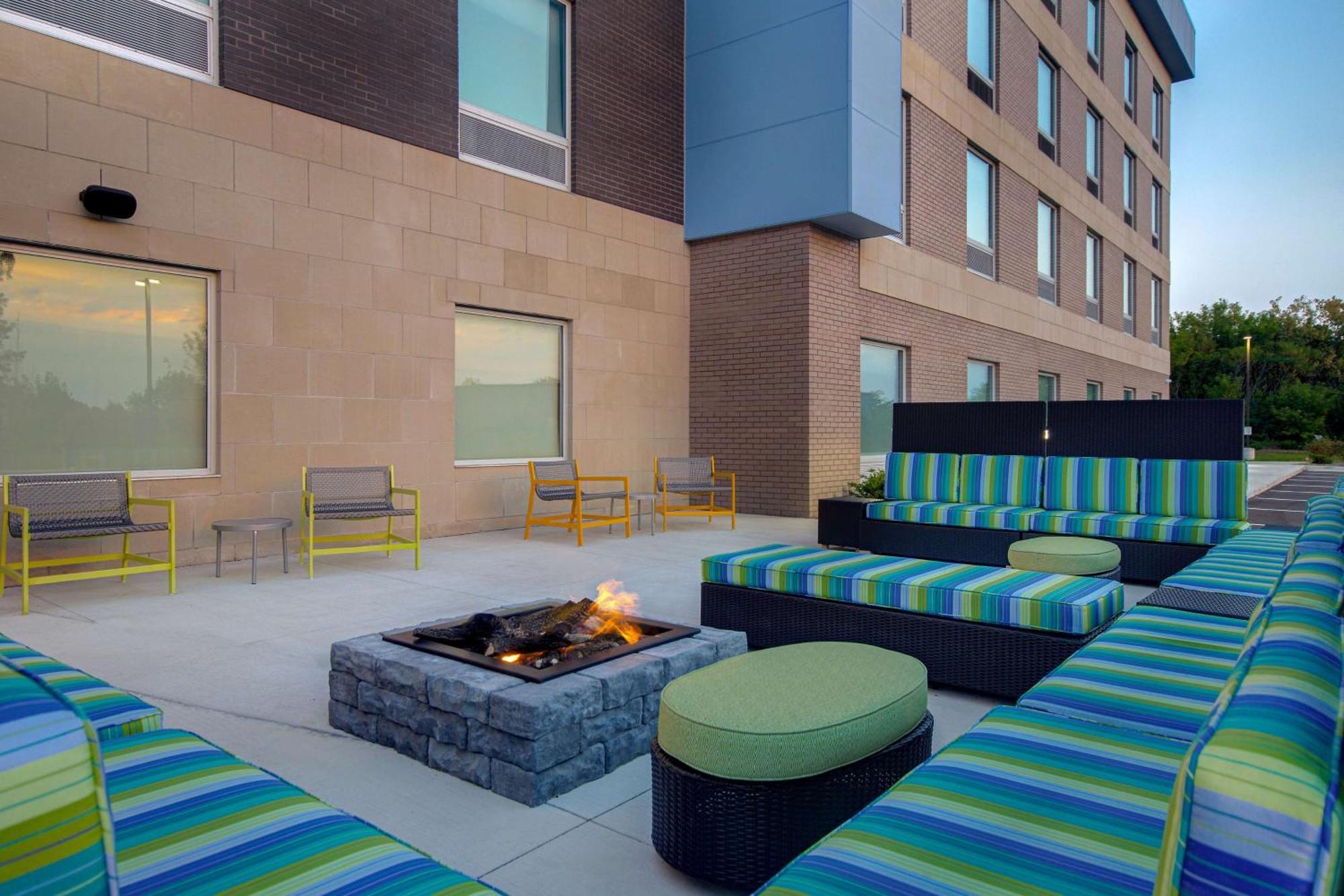 Home2 Suites By Hilton Grand Rapids Airport Kentwood Ngoại thất bức ảnh