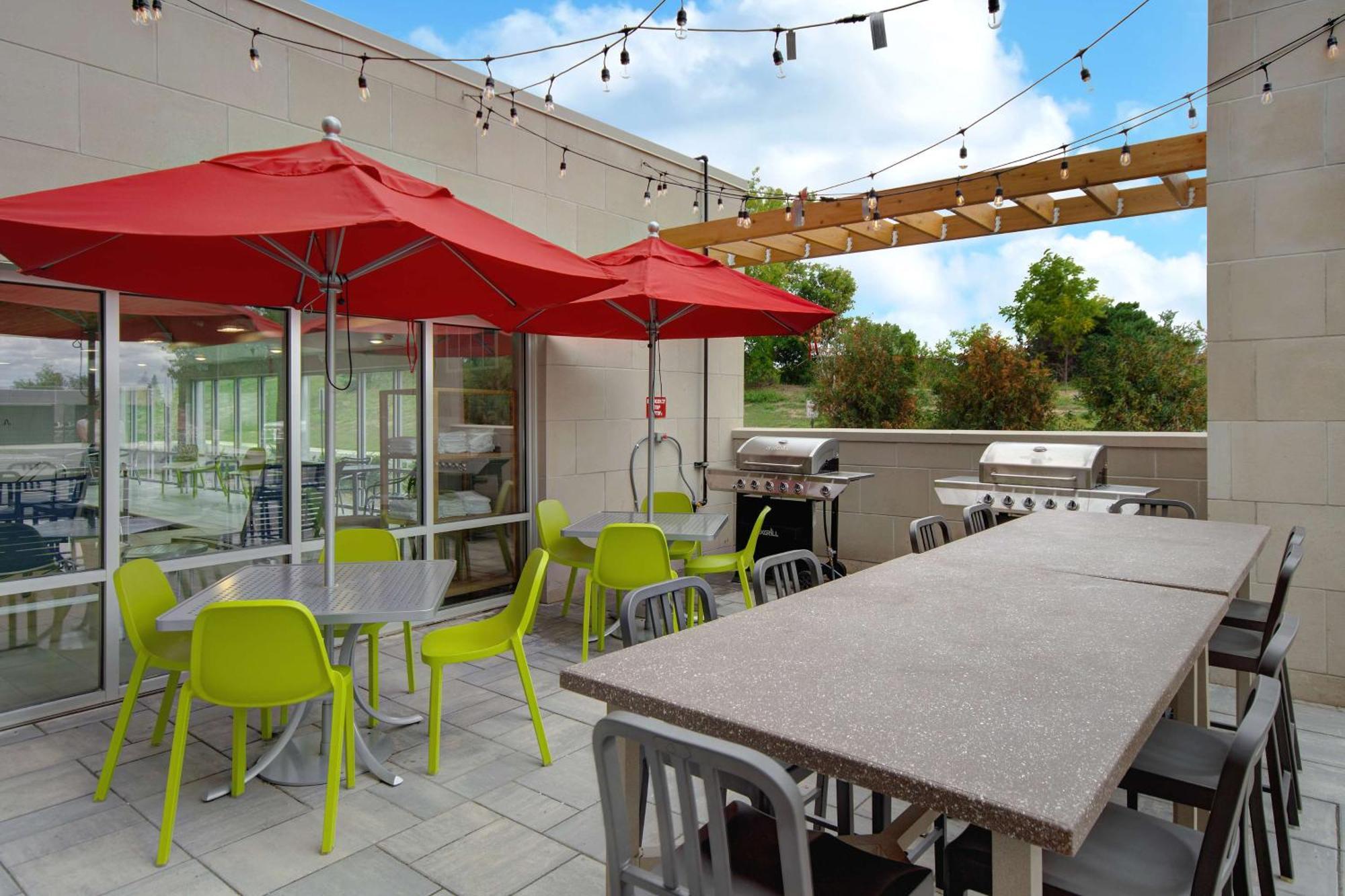 Home2 Suites By Hilton Grand Rapids Airport Kentwood Ngoại thất bức ảnh